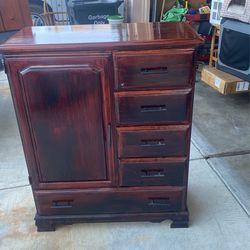 Dresser