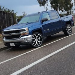 2017 Chevy Silverado 1500 Lt