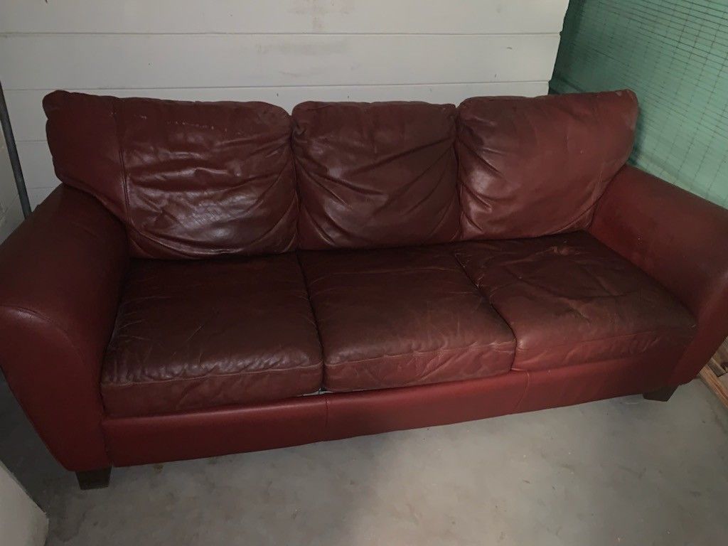 Leather Pull Out Couch