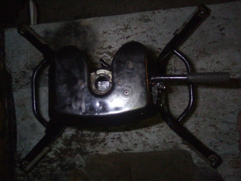 Complete! Mopar "Ram M30" 5th Wheel Hitch