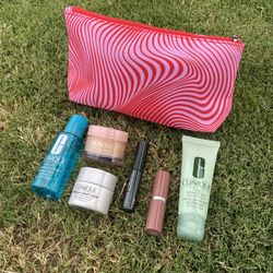NEW CLINIQUE 7-PIECE RED STRIPE MAKE UP BAG GIFT SET