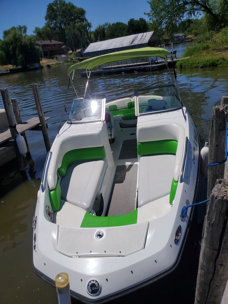 2008 Seadoo Challenger 230