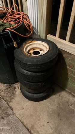 Two are 4 lugs and 3 are 5 lugs