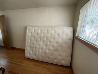 Queen Mattress Temperpedic SEELY BRAND