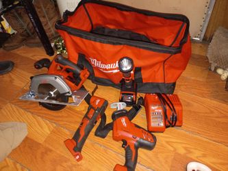 Milwaukee tools set