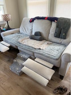 3 seater couch with 2 recliner.
