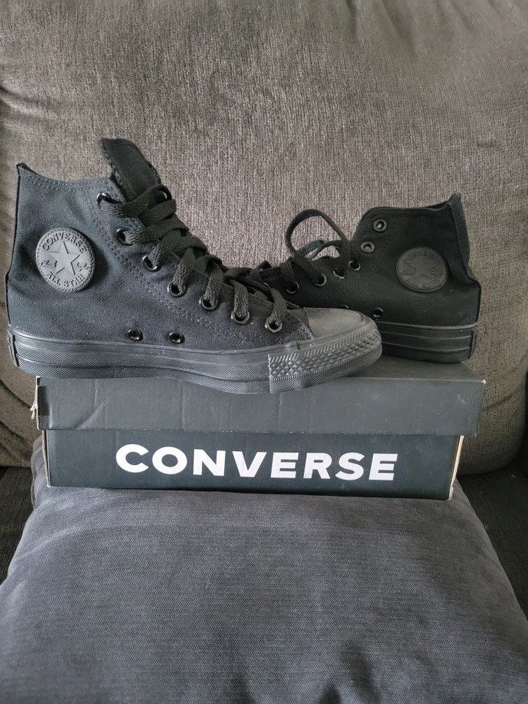 NEW!Converse Chuck Taylors Blackout