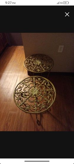 2 Maple Leaf Round Tables