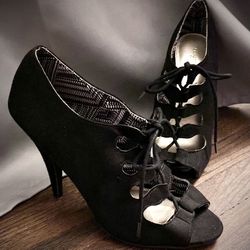 Women’s Size 10 Black Heels 