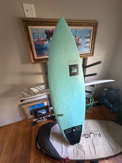 5’11”. Hayden shape, holy grail twin pin