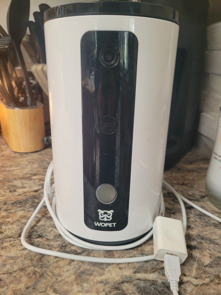Animal Videocam And Treat Dispenser