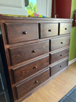 9 Drawer Dresser Pinewood 🚚📦
