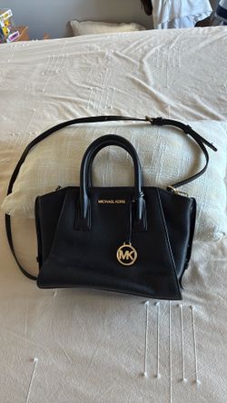 Michael Kors Purse 👛