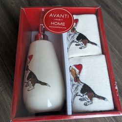 New Avanti Home Lotion Dispenser & 2 Embroidered Fingertip Towels 3 Pc Gift Set
