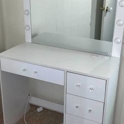 2 Makeup vanity