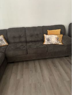 Sectional with recliner