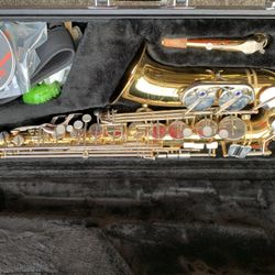 Jupiter Saxaphone & Case 