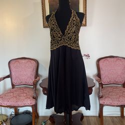 Black Night Gown In Lace Gold