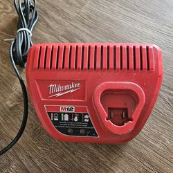 Milwaukee battery charger