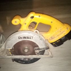 DeWalt Battery Power Saw