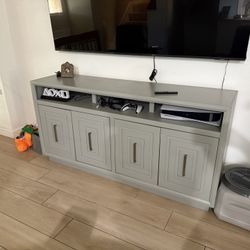 TV Stand/Entertainment Sytem