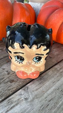 Vintage 1997 Betty Boop Ceramic Coin Bank