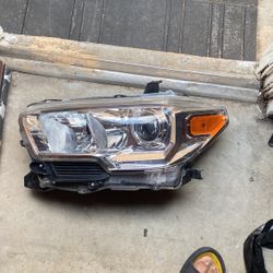 2016 To 2023 Toyota Tacoma Headlights Halogen