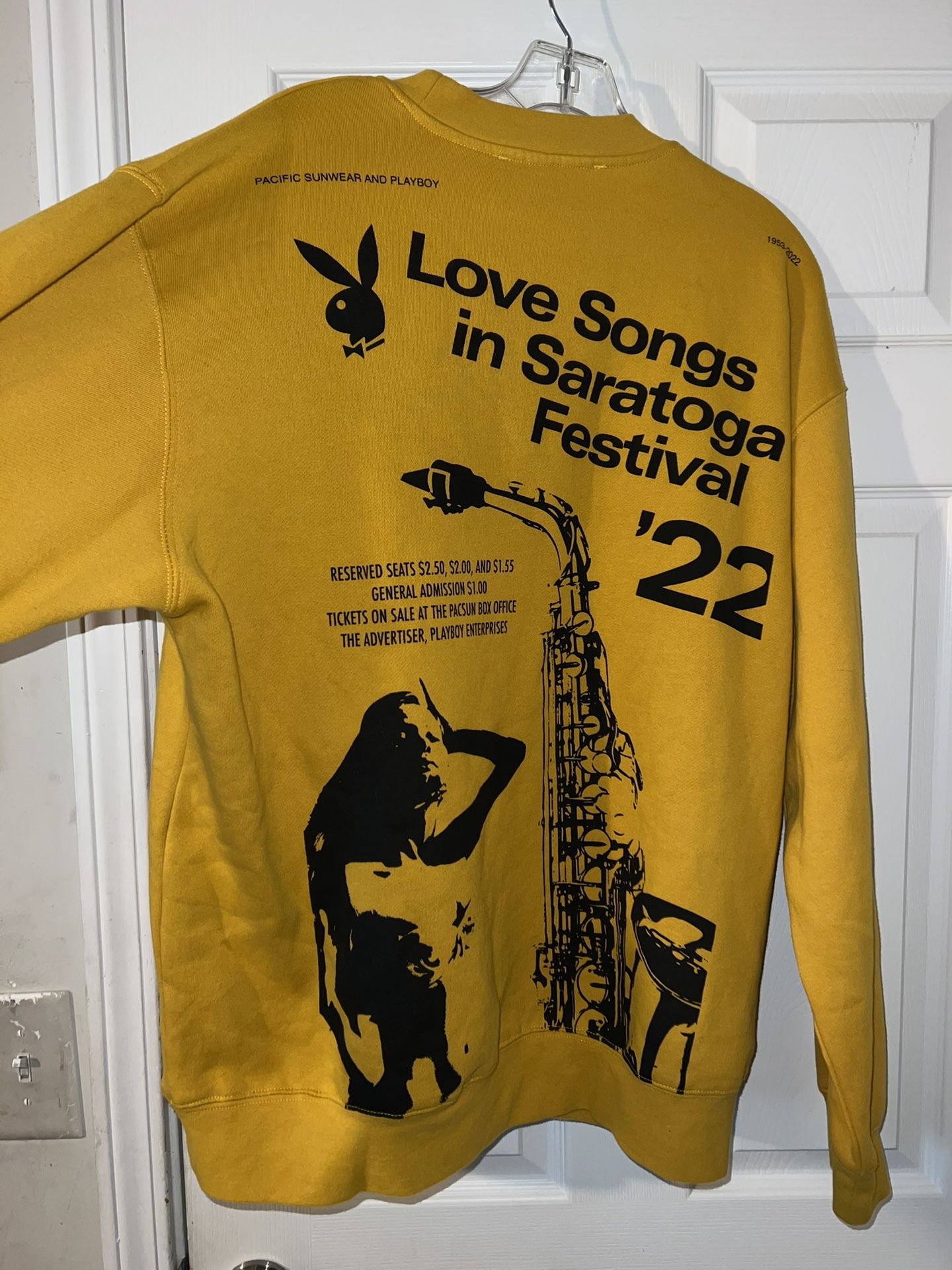 PLAYBOY Love Songs in Saratogo Festival sweater men’s size L