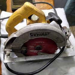 $75 DWE575 7-1/4" circular saw