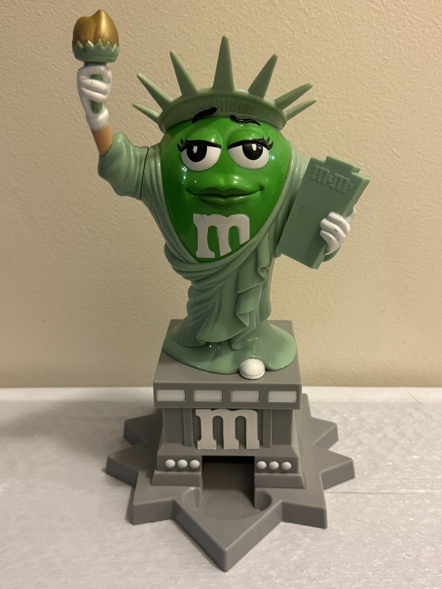 M&M's Ms. Liberty Candy Dispenser Statue of Liberty Green Gray 10" Used