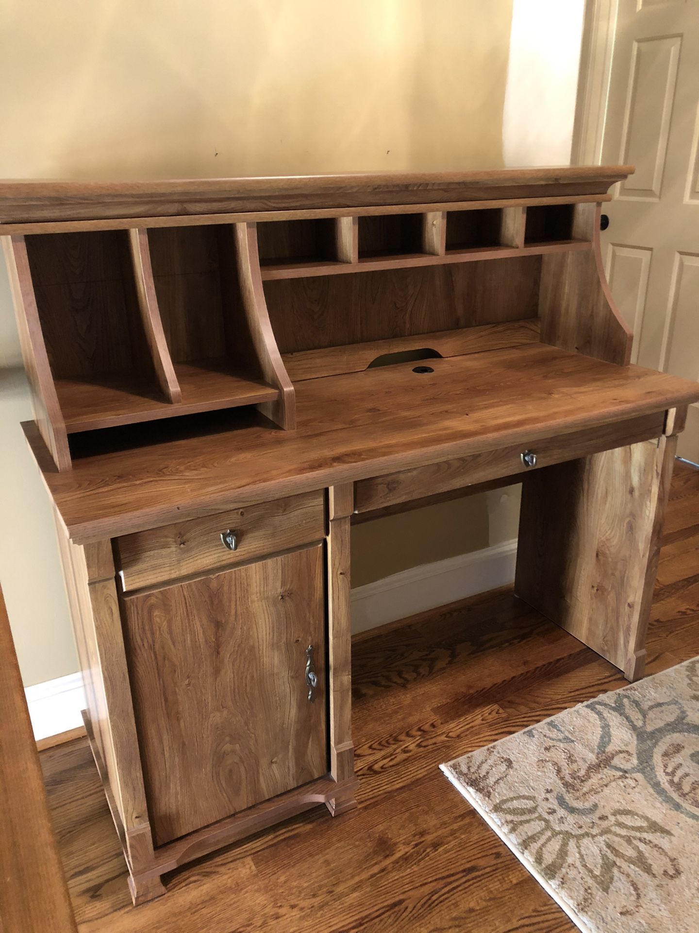 Sauder French Mills Computer Desk w/Hutch