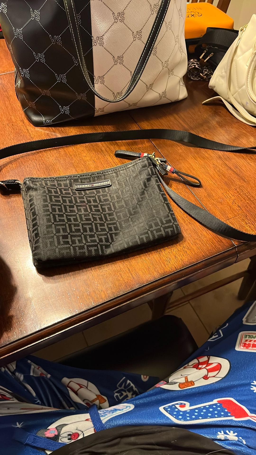 TOMMY HILFIGER HANDBAG