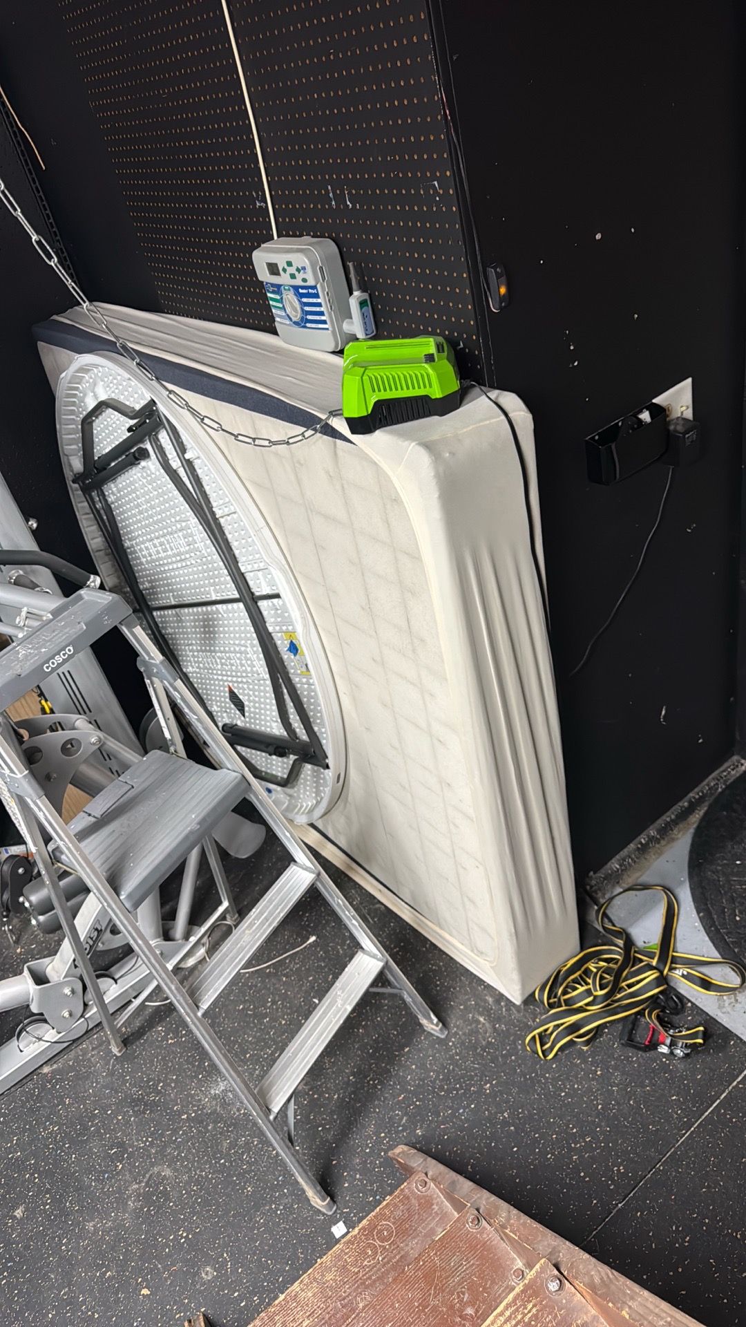 Free queen box spring pick up only