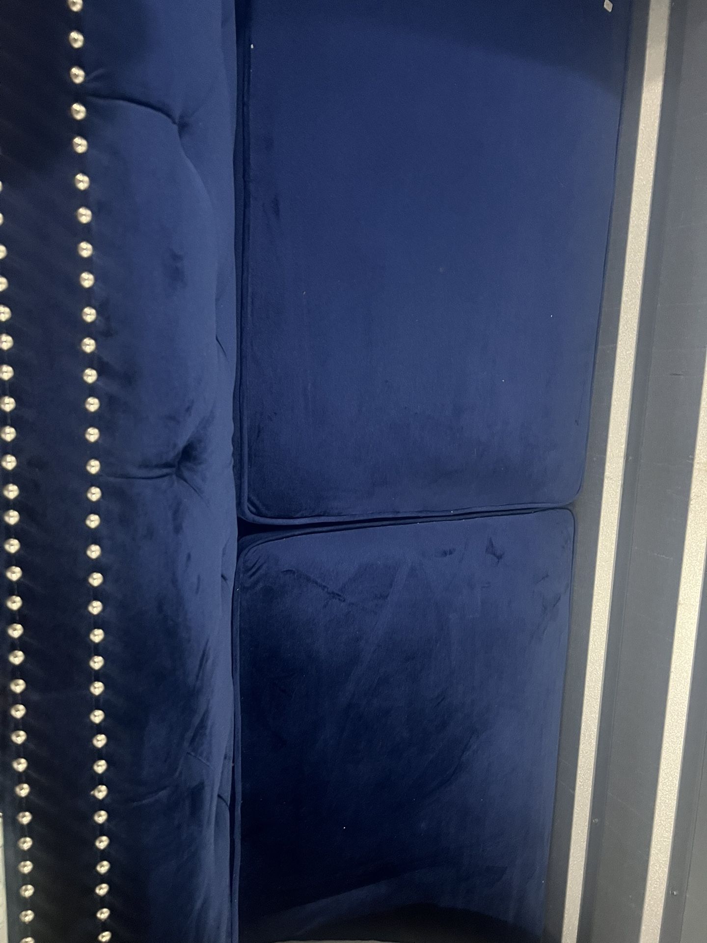 Blue Standard Sofa Includes 3 Accents Pillows