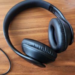 Bluetooth Headphones 🎧 - excellent for calls/office work