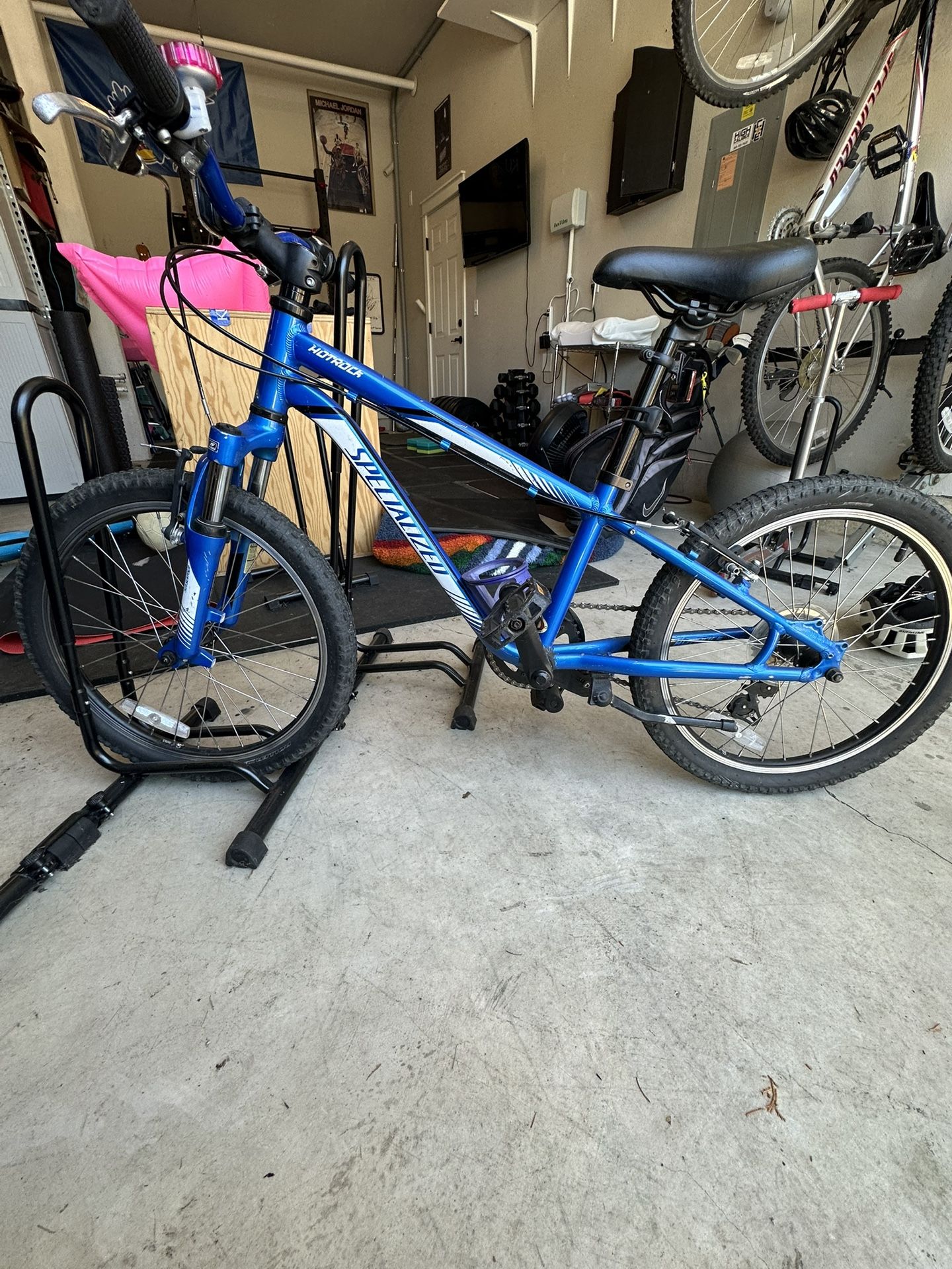 Specialized Hotrock 20 In Wheels 6 Speed