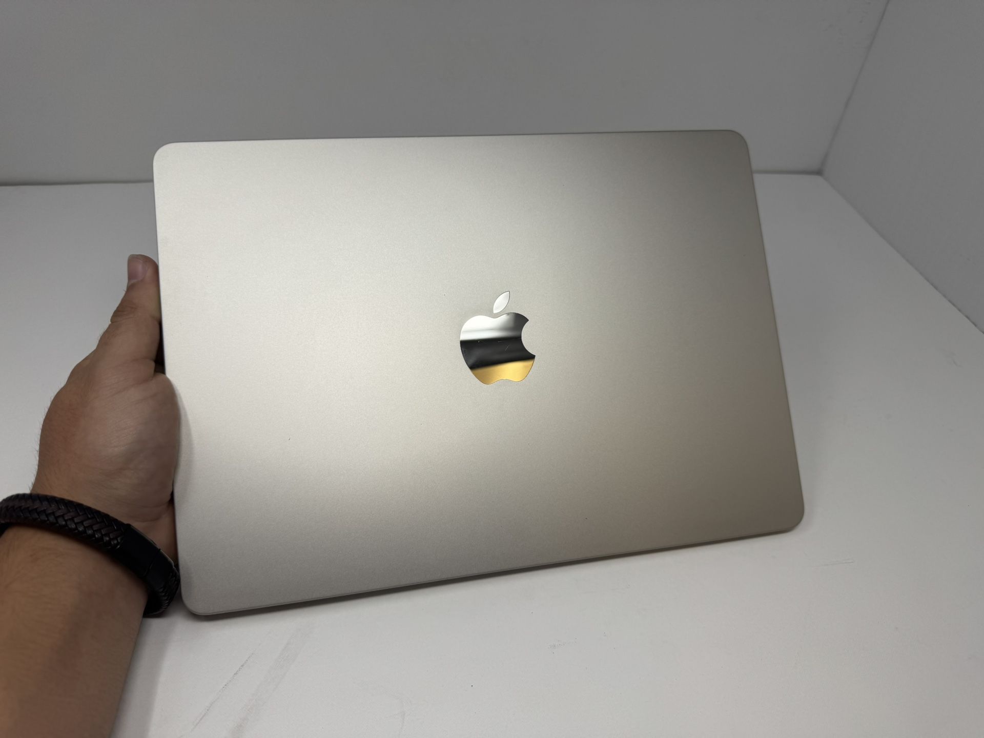Apple MacBook Air