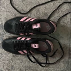 Women’s Size 7.5 Adidas Brand New