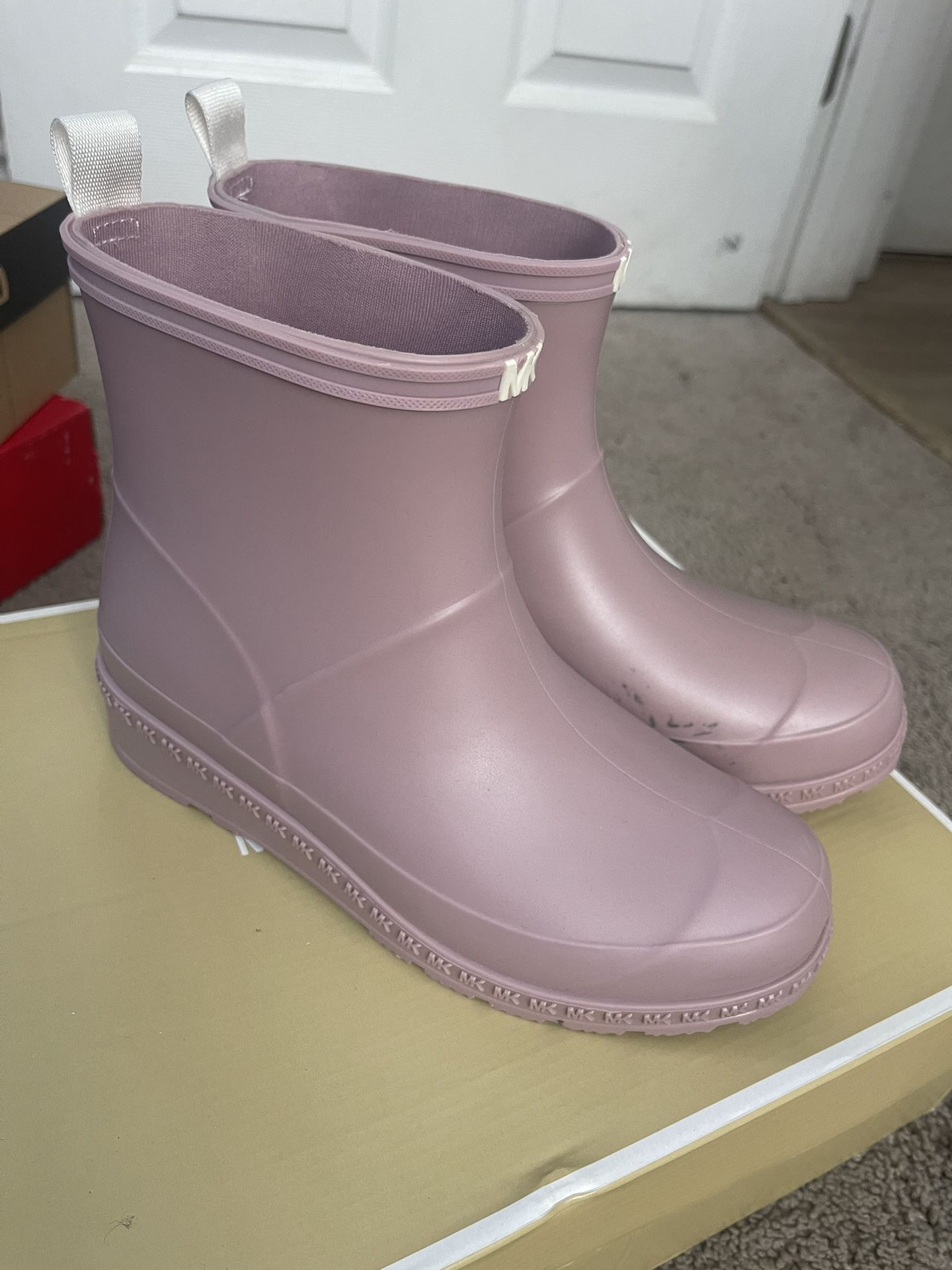 MK Rain Boots for Sale in Whittier, CA - OfferUp