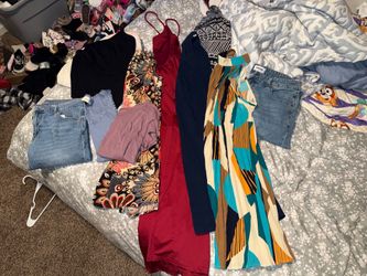 Women’s size L/XL clothes free with a purchase only