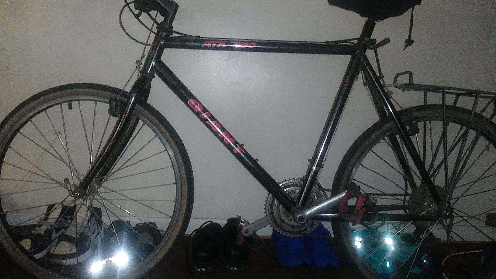 ATX 760 GIANT bike its a old version ' needs a good tune up but runs well