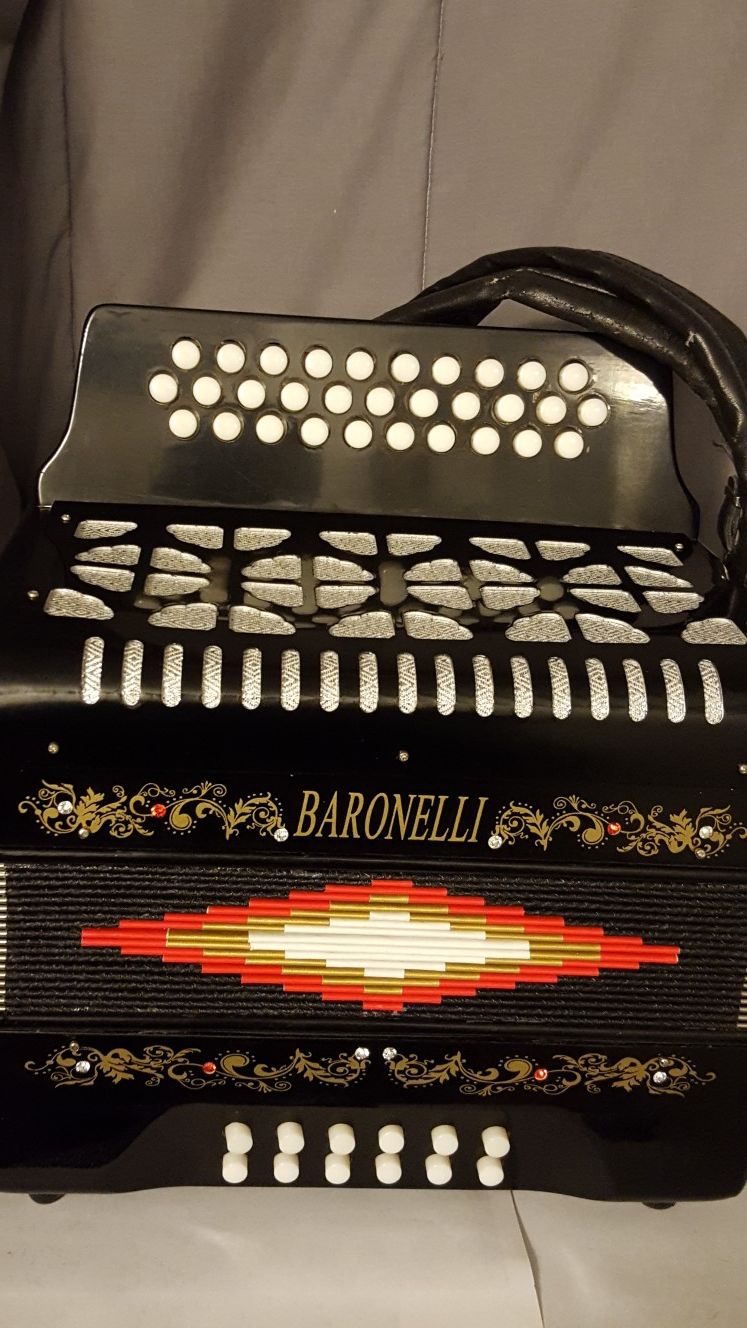 Baronelli accordion G acordeón de sol marca baronelli for Sale in Bell  Gardens, CA - OfferUp