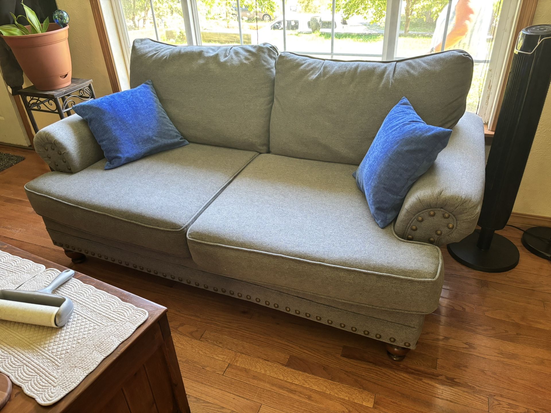 Couch/ Love Seat