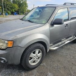 2009 FORD ESCAPE XLT 4CYLINDER GAS SAVER