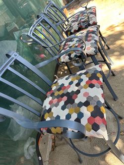 3 chair good condition reary sitting