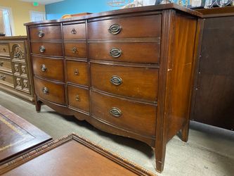 Vintage Solid Wooden 9-Drawer Dresser