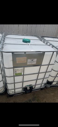 275 gallon plastic water 10 $85 each
