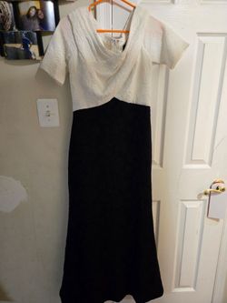 Tadashi shoji off the shoulder dress size 8