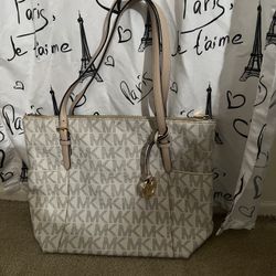 Michael kors purse