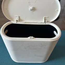 Trash Can 10L